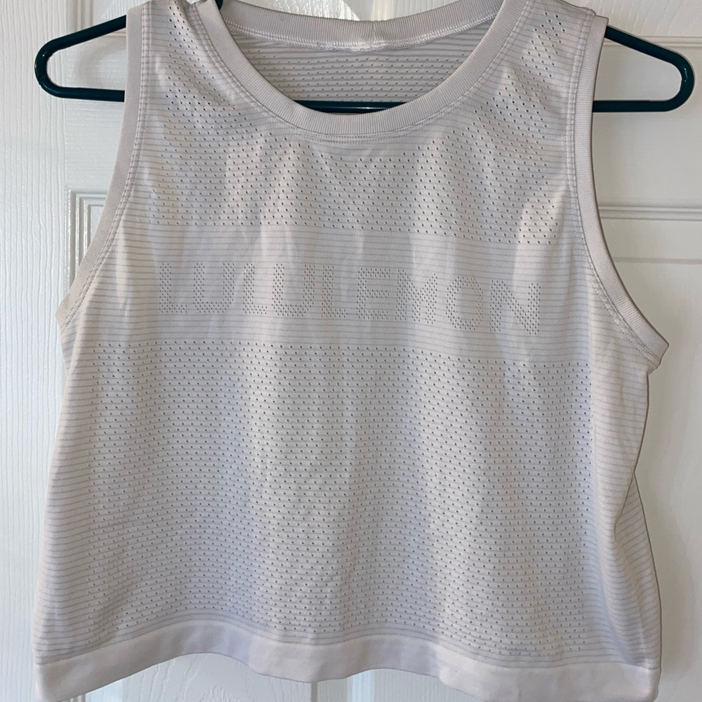 Lululemon white breeze by muscle crop tank top logo size 6